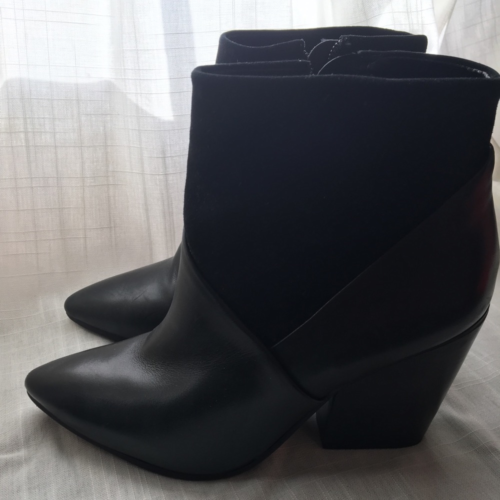 Vince camuto booties